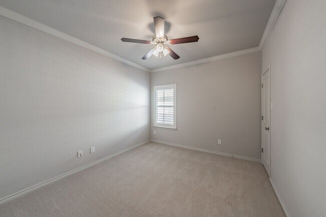 Building Photo - Charming 3-Bedroom, 2-Bathroom Townhome – ...