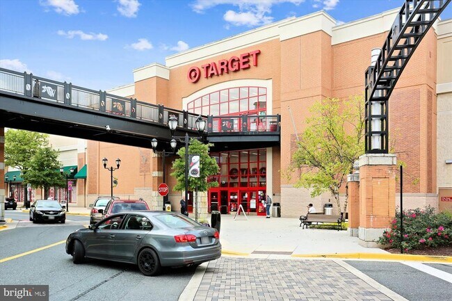 Building Photo - 909 Rockwell Ave