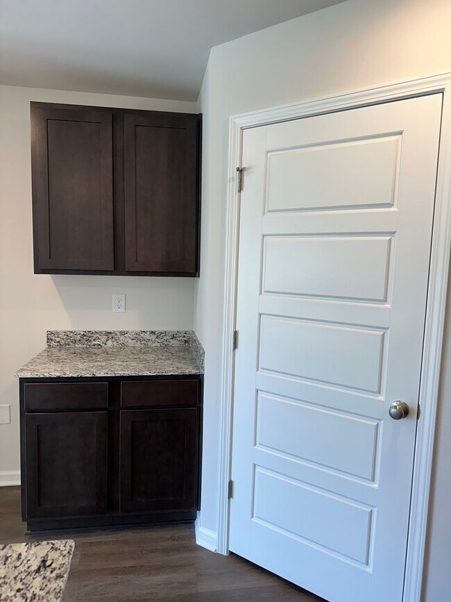 Building Photo - Rivers Landing Subdivision 3 bedroom 2 Bat...