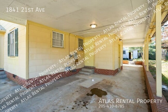 Building Photo - 1841 21st Ave