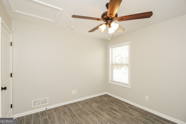 Building Photo - 122 Millstream Dr