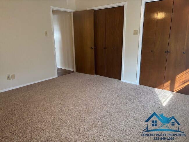 Building Photo - 3625 Briargrove Ln