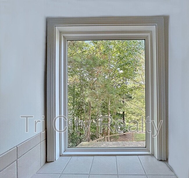 Building Photo - 111 Covington Terrace