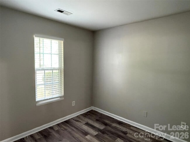 Building Photo - 6617 Cedar Cliff Dr