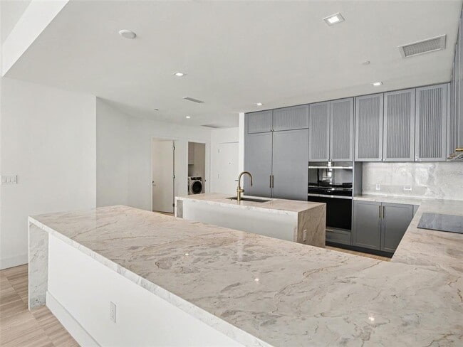 Building Photo - 3101 Bayshore Blvd