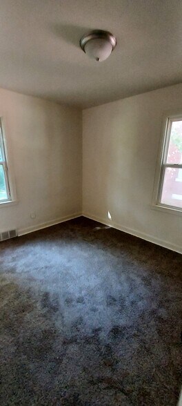 Building Photo - 1428 Mulberry St