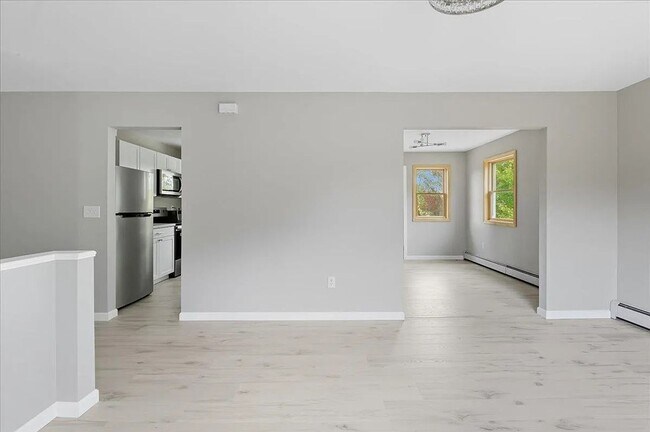Building Photo - 89 Oakwood Dr