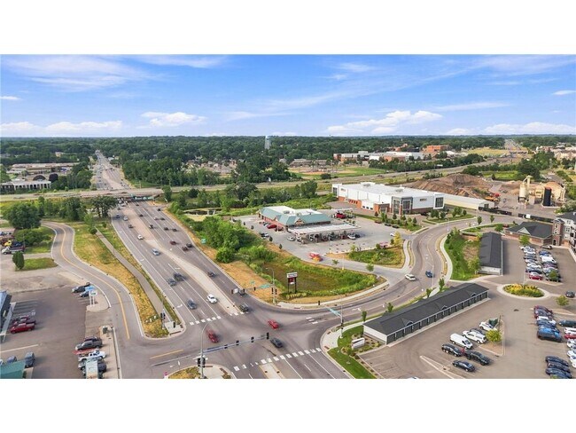 Building Photo - 2217 Gateway Curv