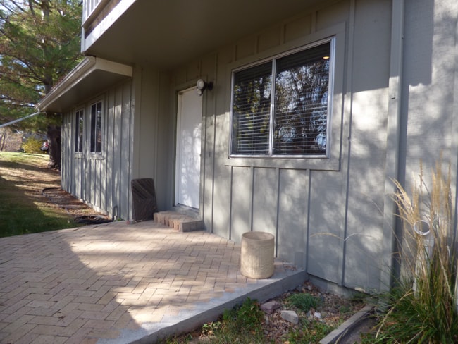 Building Photo - Spacious 2BR/2.5BA in Lakewood!