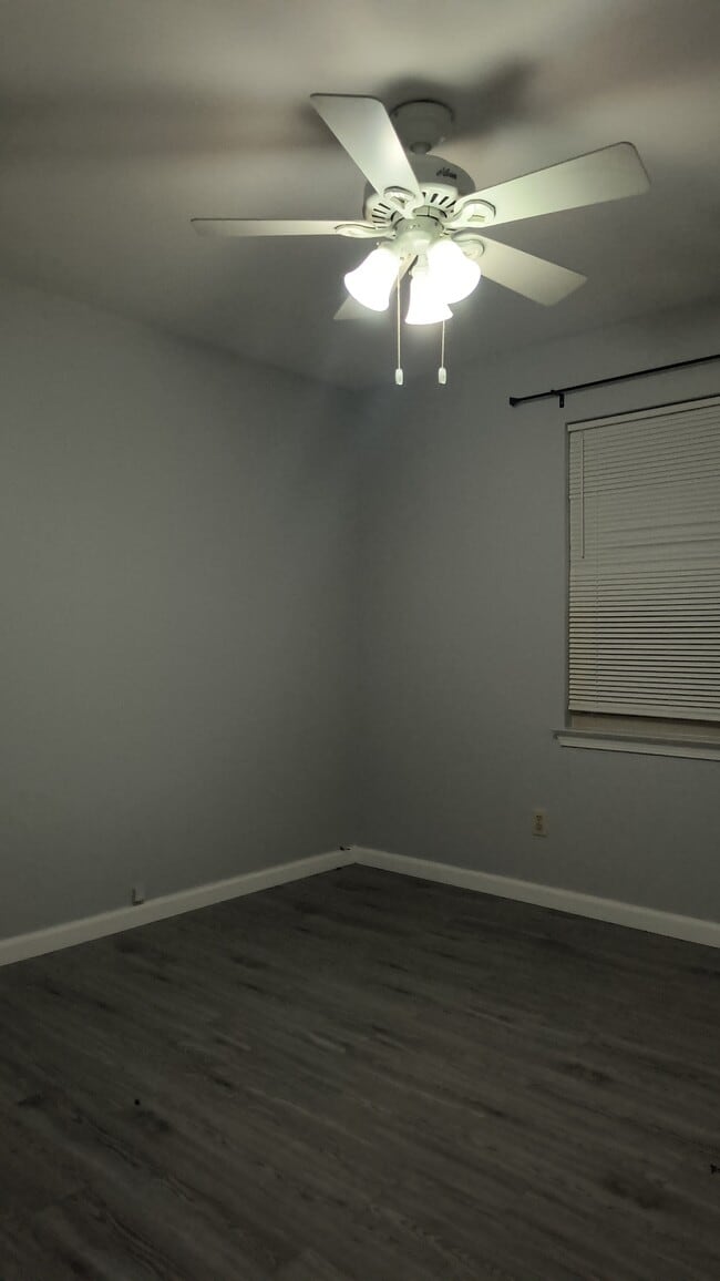 Building Photo - 717 Cara Jane Dr