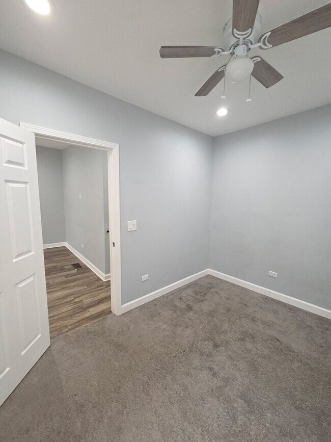 Building Photo - 9219 S Greenwood Ave