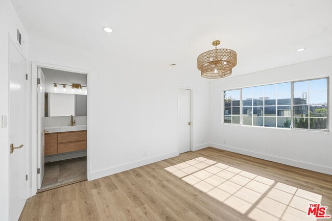 Building Photo - 19111 Hamlin St