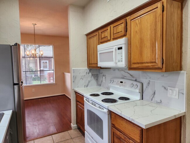 Building Photo - 1103 Dulles Ave
