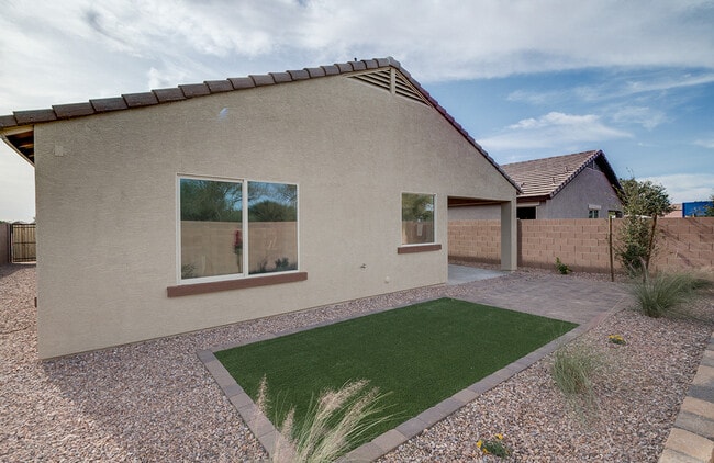 Building Photo - 1740 E Fontana Dr