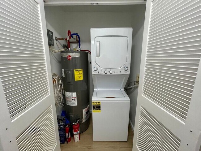 Building Photo - 95-1071-1071 Kaapeha St