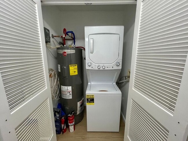 Building Photo - 95-1071 Kaapeha St