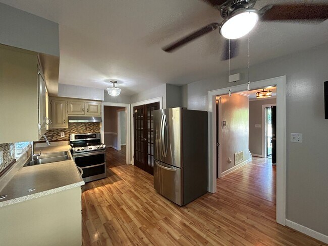 Building Photo - 10012 Copperwood Ct