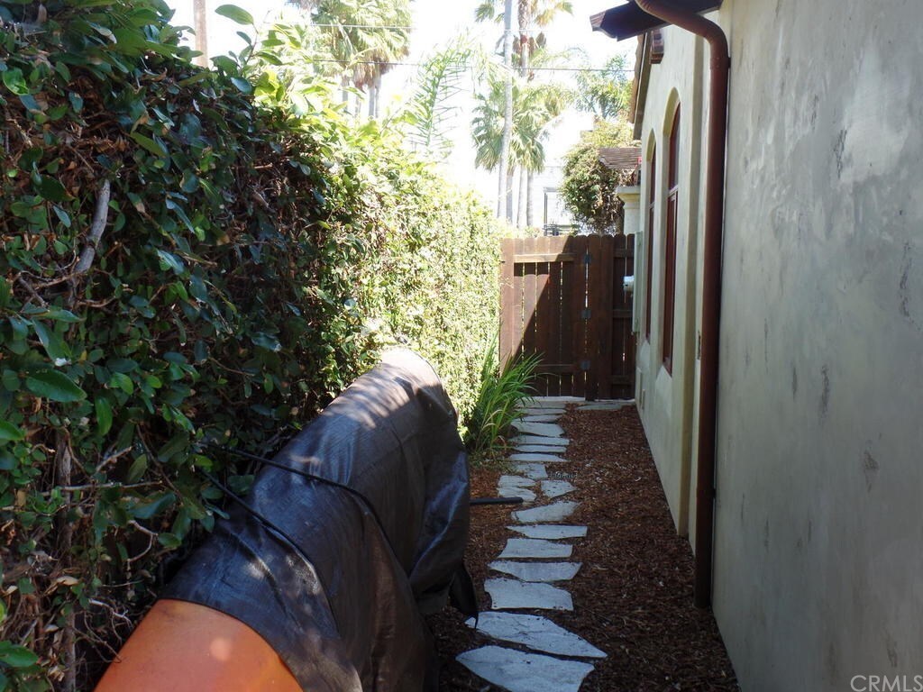 Building Photo - 288 Windward Ave