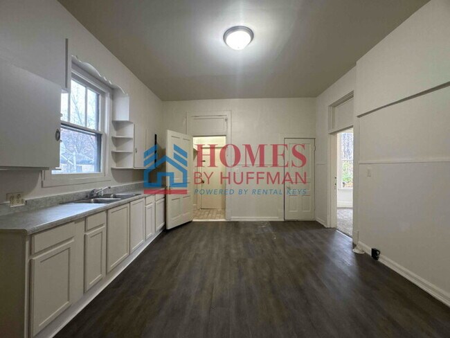 Building Photo - Three Bedroom House | Now Available