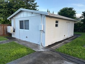 Building Photo - 6700 SW 40th St