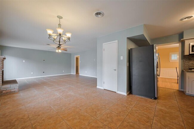 Building Photo - 7906 Braesview Ln