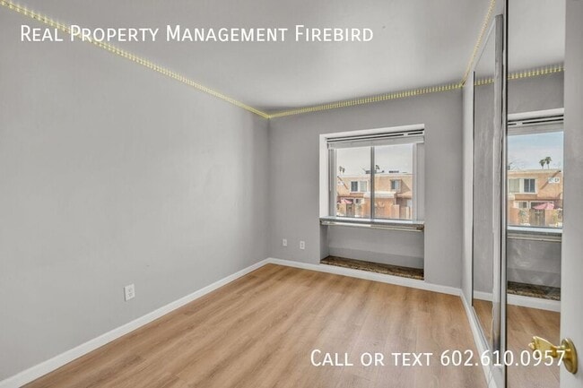 Building Photo - 4439 E Wood St