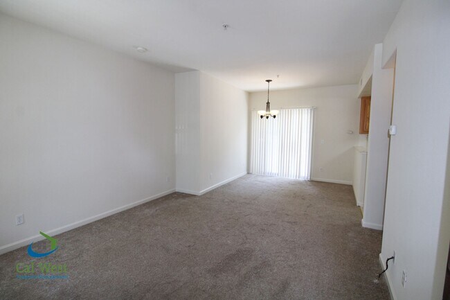 Building Photo - $3,695 - Spacious 2 Bedroom, 2.5 bath tri-level townhouse near Communication Hill in Lancaster Gates