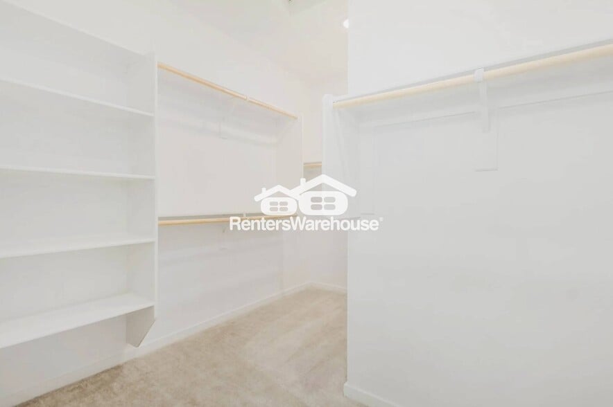 Building Photo - 2503 S 180th Dr