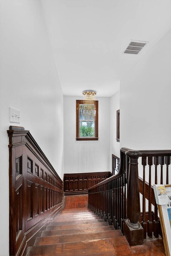 Building Photo - 1015 Union St