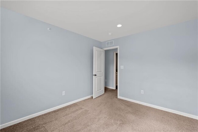 Building Photo - 2116 Westcott Ln