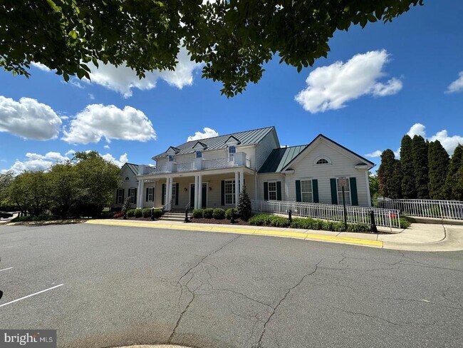Building Photo - 43395 Briar Creek Terrace