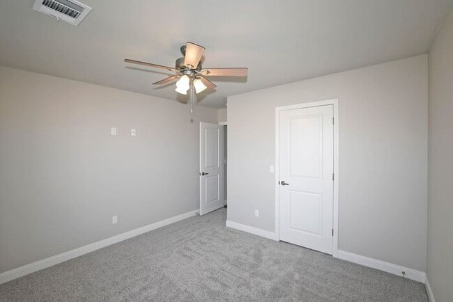 Building Photo - 4707 Carmel Ave