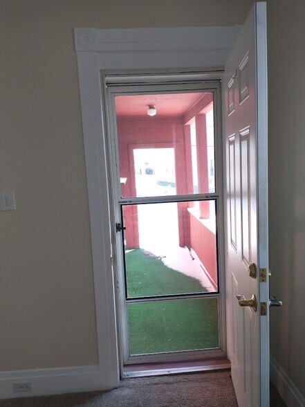 Building Photo - 9 James St