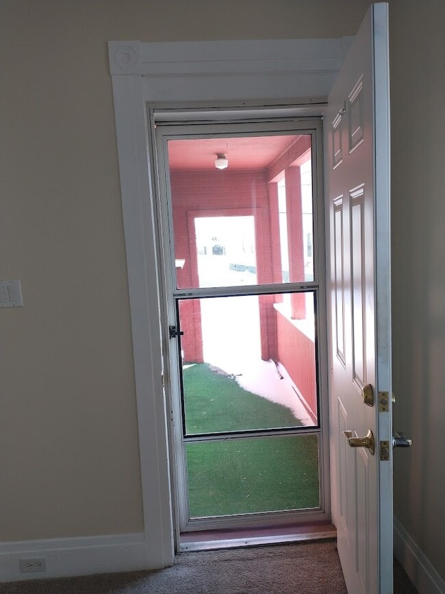 Building Photo - 9 James St