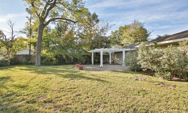 Building Photo - 4809 Saxon St