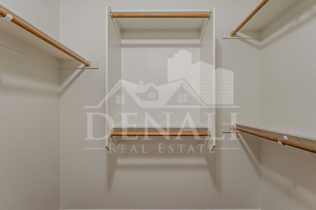 Building Photo - 3980 E Pinon Ct