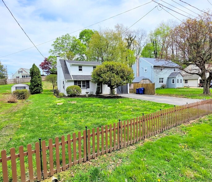 Building Photo - 607 Beaver Valley Pike