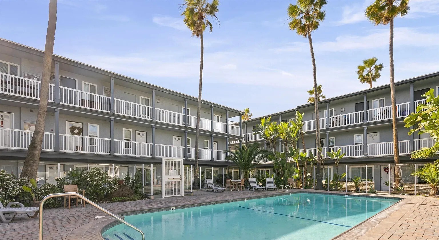 Building Photo - 1111 Seacoast Dr