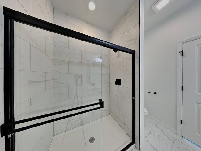 Building Photo - 1132 Albert Ave