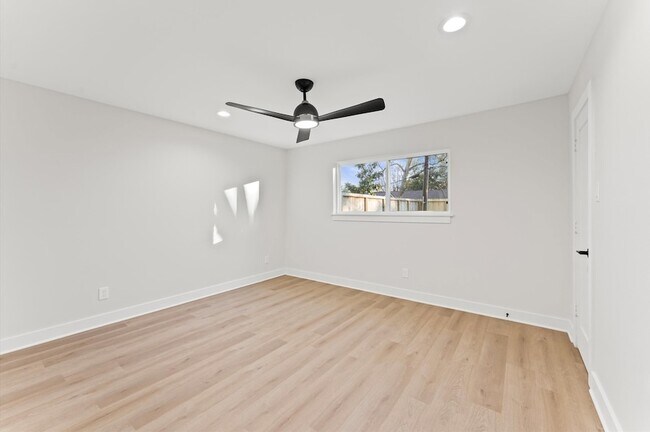 Building Photo - 10607 Overbrook Ln