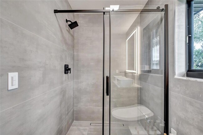 Building Photo - 15180 Lyneburg Ave