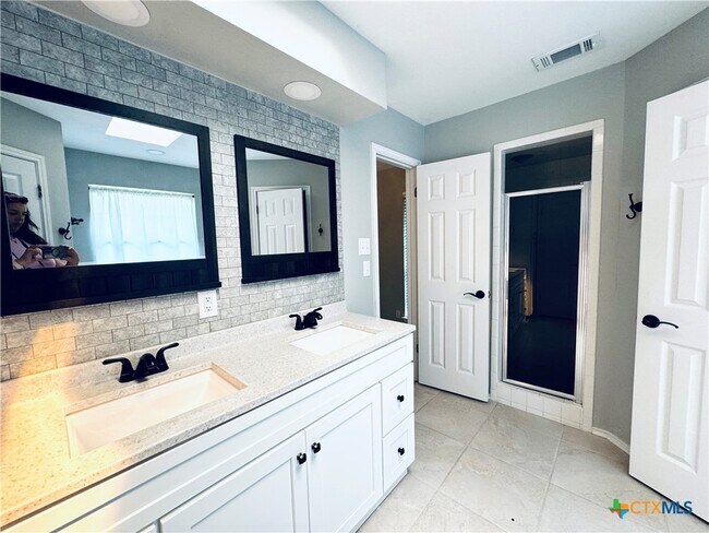 Building Photo - 4513 Stagecoach Trail