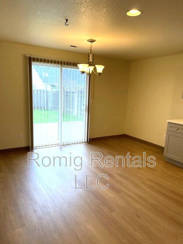 Building Photo - 15923 NE 90th St