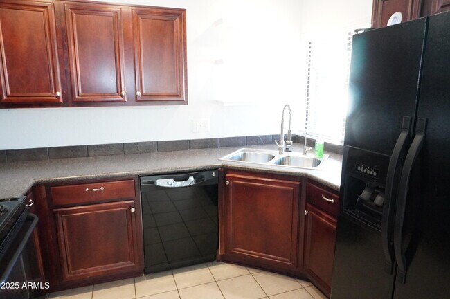 Building Photo - 10115 E Mountain View Rd