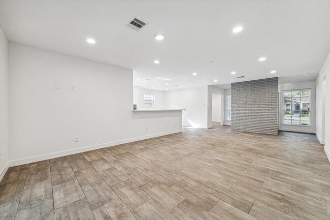 Building Photo - 5511 Caversham Dr