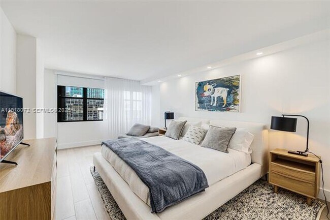 Building Photo - 1865 Brickell Ave