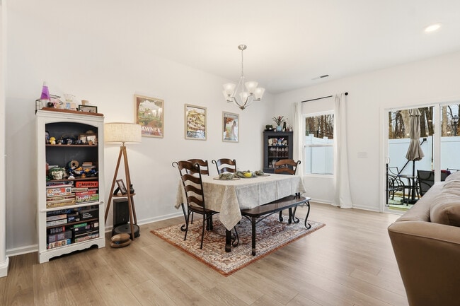 Building Photo - 17 Saltford Ln