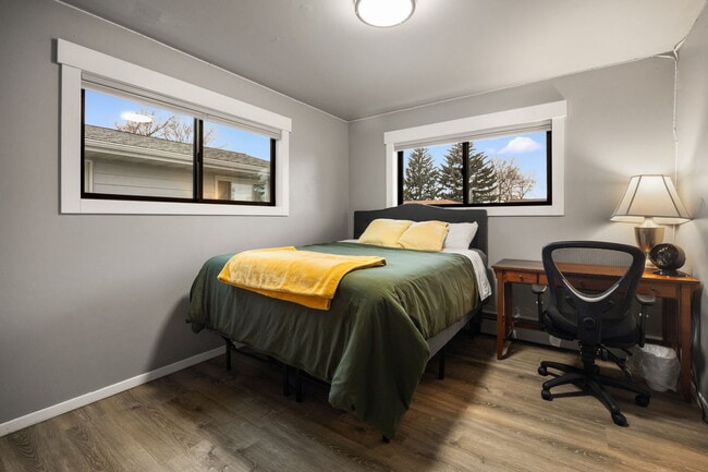 Building Photo - 420 N 6th Ave