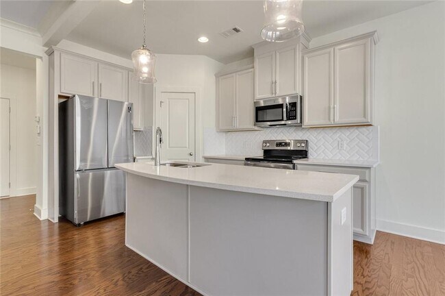 Building Photo - 2176 Flying Spur Dr