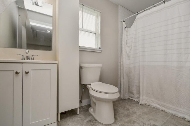 Building Photo - 5615 Barremore St